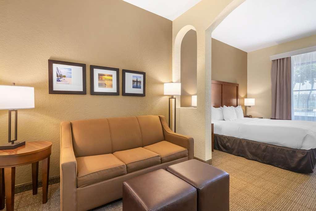 Comfort Inn & Suites Northeast - Gateway St. Petersburg Oda fotoğraf