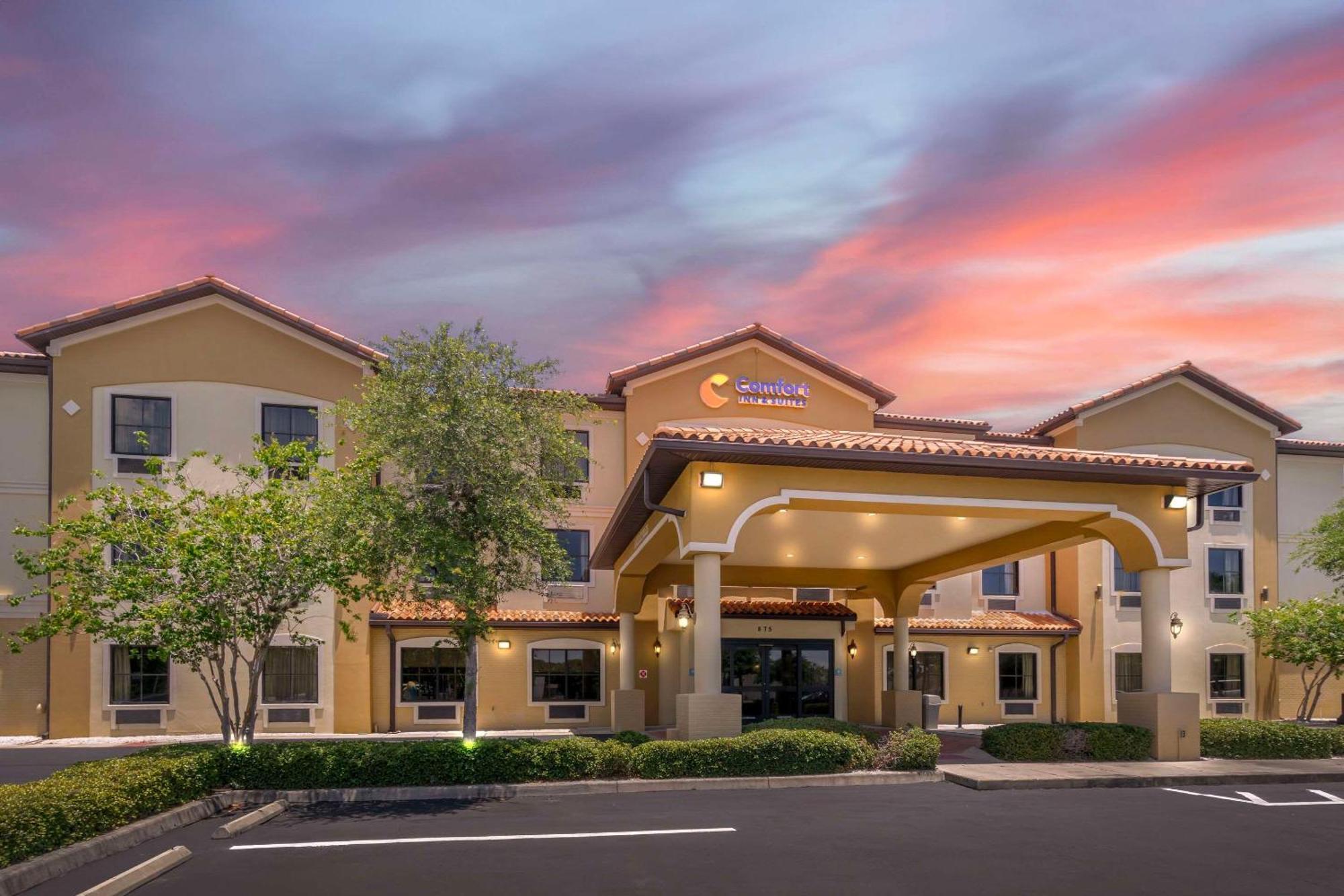 Comfort Inn & Suites Northeast - Gateway St. Petersburg Dış mekan fotoğraf