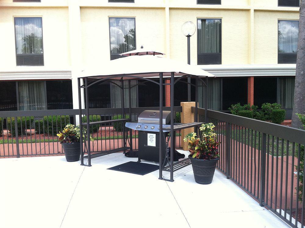 Comfort Inn & Suites Northeast - Gateway St. Petersburg Dış mekan fotoğraf